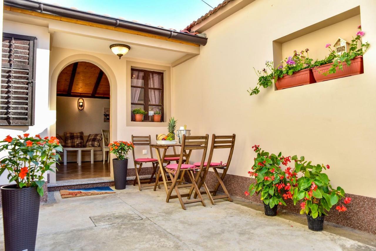 Apartman Mare Zadar Bagian luar foto